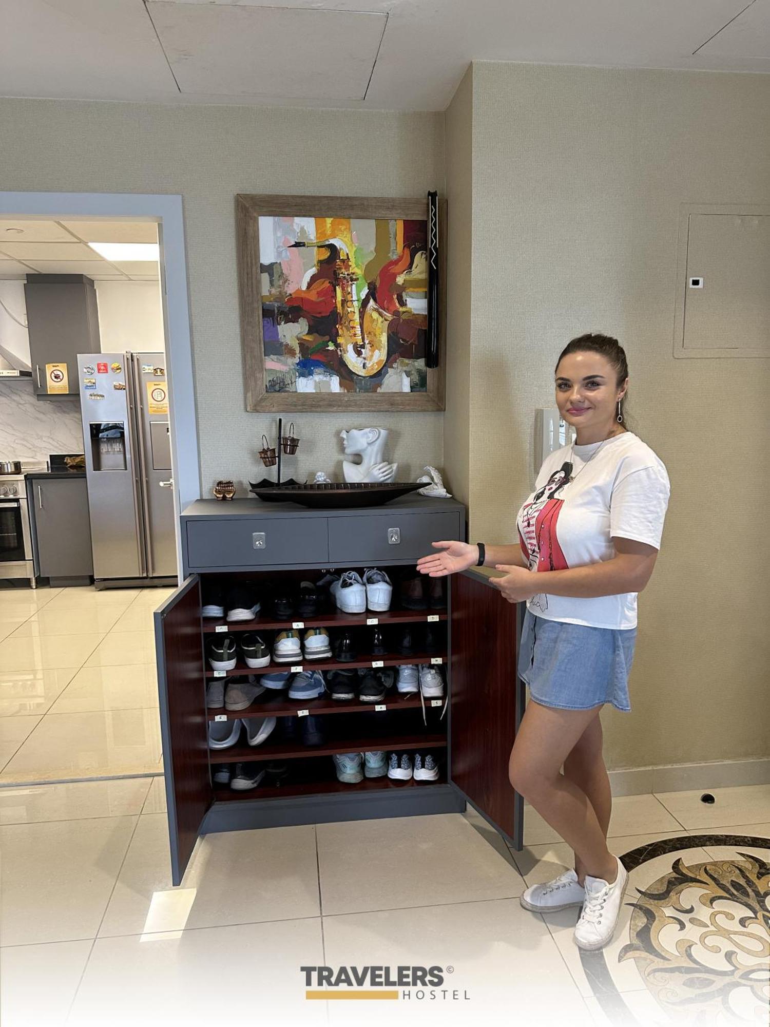Travelers - Dubai Marina Hostel Eksteriør billede