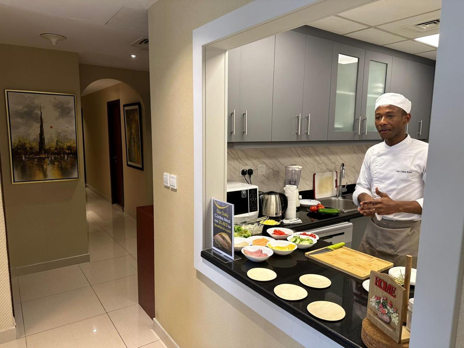 Travelers - Dubai Marina Hostel Eksteriør billede